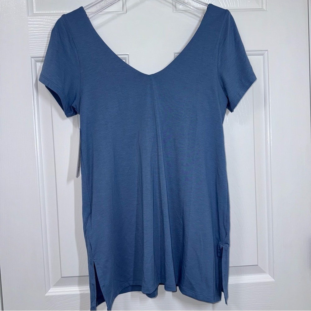 Athleta Essence Support top size medium NWT - Picture 11 of 11